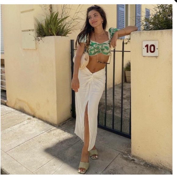 NWT  Zara satin knot skirt BLOGGER FAVORITE! 🔥 - Picture 6 of 7